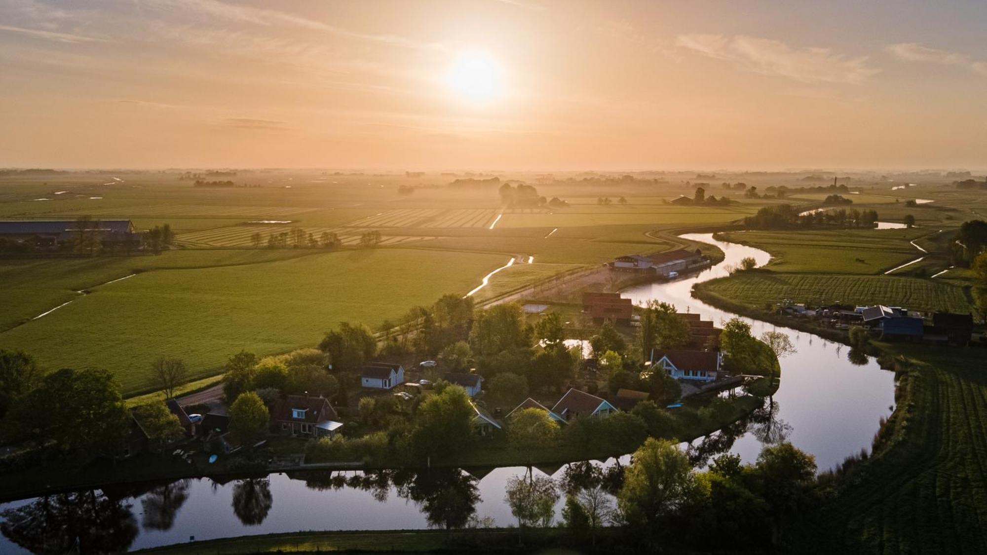 Pod Huisje Met Hottub Dokkum Extérieur photo