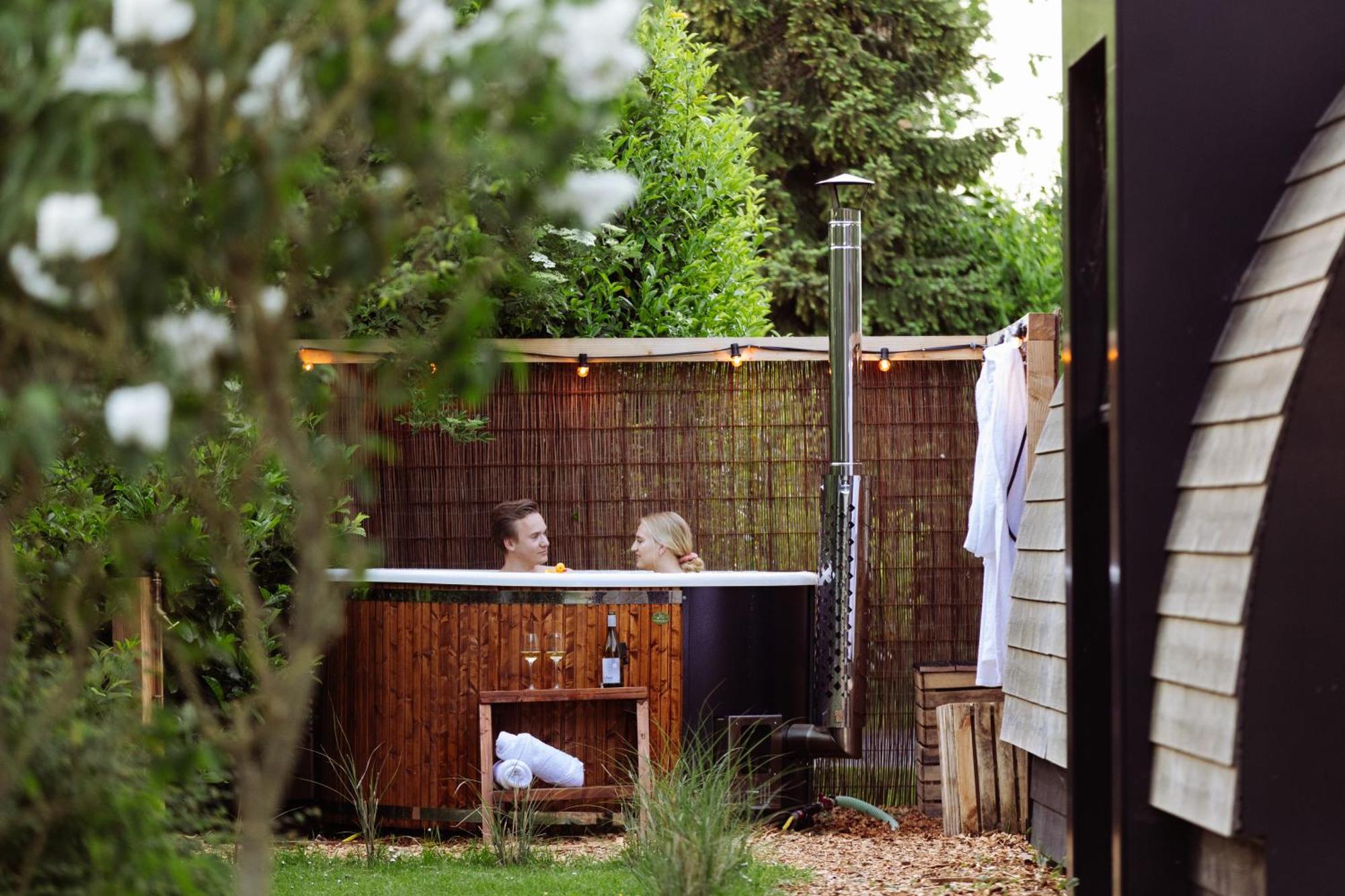 Pod Huisje Met Hottub Dokkum Extérieur photo